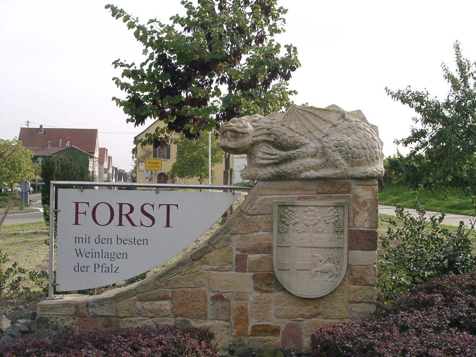 Ungeheuer heißt nicht Monster: Die Geschichte hinter dem Namen der Forster Weinlage